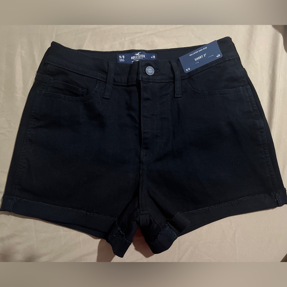 Black high rise hollister short NWT